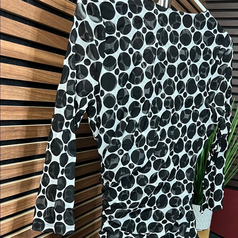 Black and White Polka Dot Top - super flattering - Size Large - INC - Picture 4 of 4